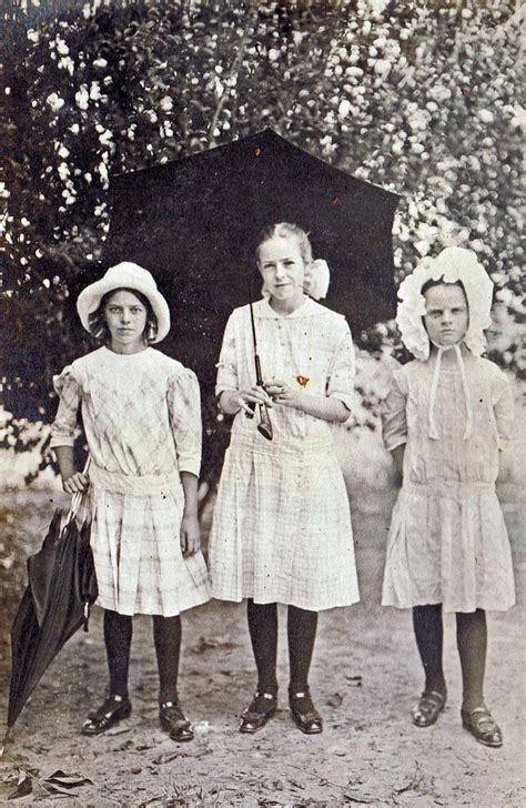 Ethel And Mary Mckenzie With Vira Davies Old Photos Man Photo Old