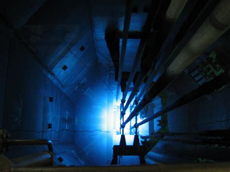 Look At The Mesmerizing Glow Inside A Research Reactor Know What Its