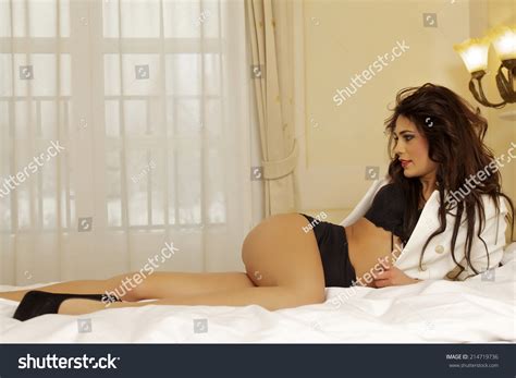 Beautiful Sexy Woman Wearing Black Lingerie Foto Stok 214719736 Shutterstock