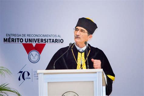 Entrega Rector De La Uat Reconocimiento Al M Rito Universitario