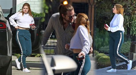 Ariel Winter Sexy Boobs In Cropped Top Hot Celebs Home