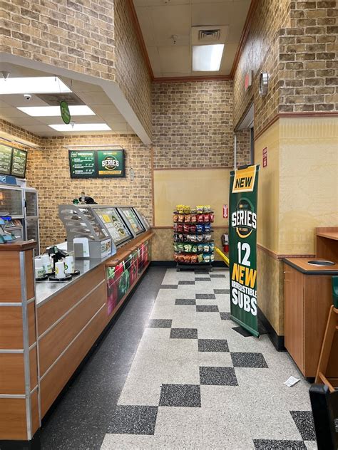 Subway Shelbyville In 46176 Menu Reviews Hours And Contact