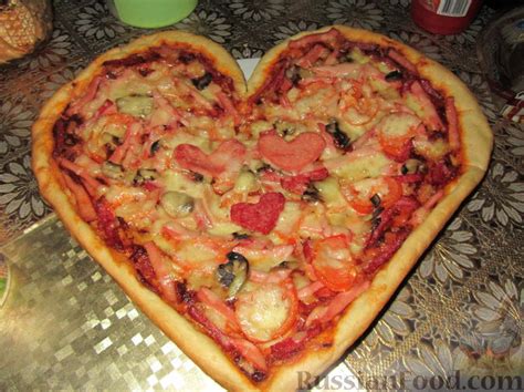 Рецепт: Пицца с ветчиной и грибами на RussianFood.com