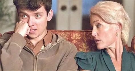 Xem phim Sex Education và bài học giáo dục giới tính cho con