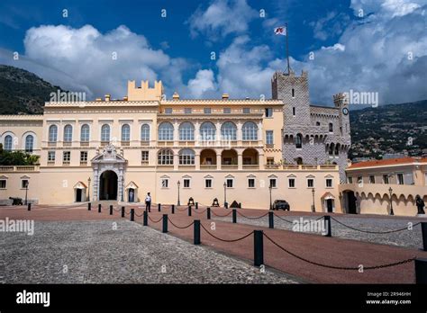 Official palace of the prince of Monaco Stock Photo - Alamy