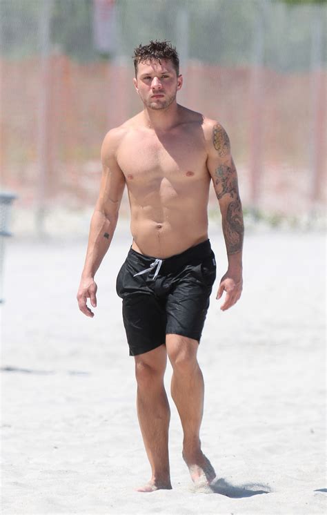 Gay Spy Ryan Phillippe Is Nearly 40 And Looks Like This Shirtless