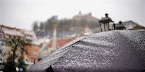 Blitzeis Eisregen und spiegelglatte Straßen So ist Wetterlage und