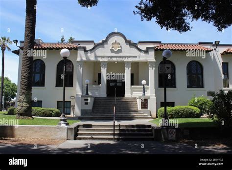 Woodland Public Library built 1905, Woodland, California Stock Photo ...