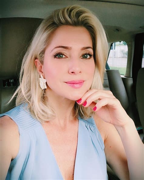 Leticia Spiller posa de lingerie e fãs lembram de Babalu Revista Marie Claire Celebridades