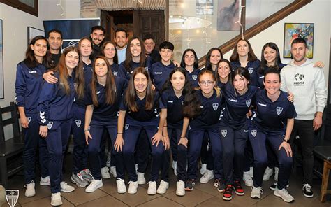 La Gimnástica Segovia presenta a su primer equipo femenino Acueducto2