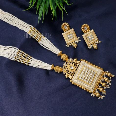 Brass Fusion Arts Meenakari Pearl Beaded Matt Polish Kundan Pendant Set