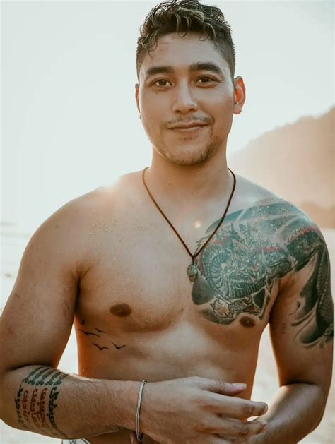 Potret Krisjiana Baharudin Suami Siti Badriah Yang Macho Abis Hot Daddy Idaman Punya Badan