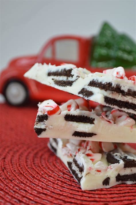 Peppermint Oreo Bark recipe - the-gingerbread-house.co.uk