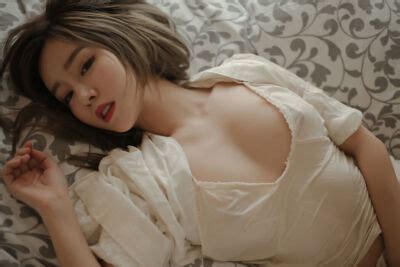 503633 Asian Woman HD Hot Sexy Cute Photo 16x12 WALL PRINT POSTER EBay