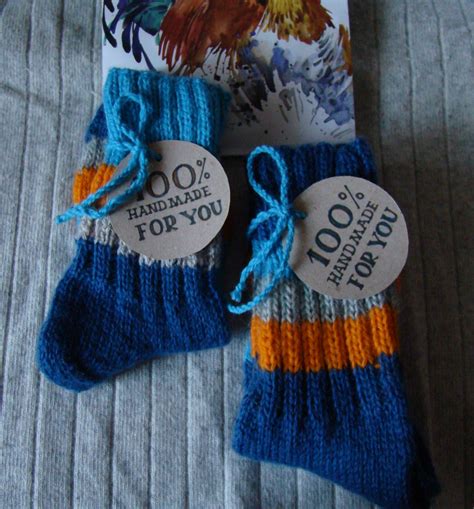 вязаные носки в подарок | Handmade, Knitted hats, Knitting