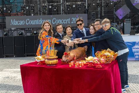 Festa De Contagem Decrescente Para A Passagem De Ano De Macau Realiza