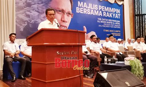 Kerajaan Negeri Diminta Segera Bentang Usul RUU Anti Lompat Parti