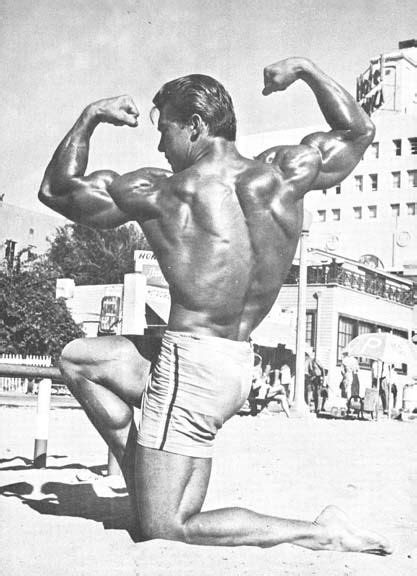 Larry Scott Posing On The Beach Mr Olympia Olympia Fitness Bodybuilding