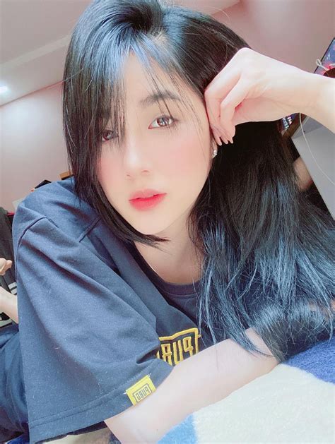 Hot girl bánh tráng Trân Mèo đích thực cao tay không chỉ khiến Rambo Cao Lãnh thành người yêu