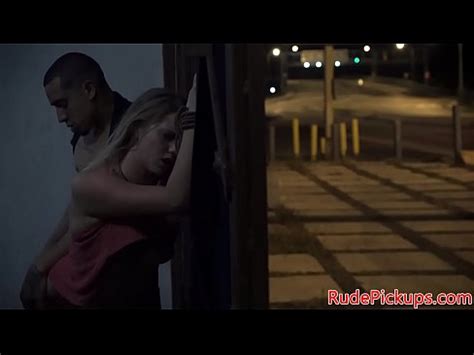 Nena varada real follada duro por un extraño XVIDEOS