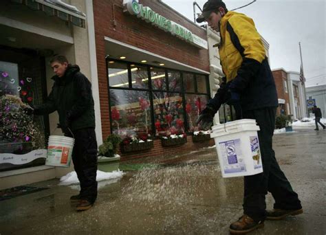 Massive Ice Storm Knocks Out Power Causes Havoc In Southwestern Conn