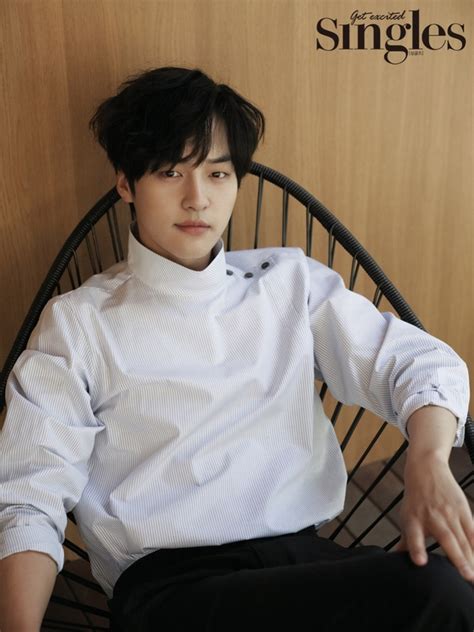 hot boy mới nổi của màn ảnh Hàn được săn đón vì quá đẹp trai