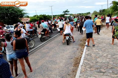 Sob Forte Como O Crian A De Anos Assassinada A Tiros Sepultada Em