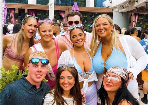 Lara P Lawsoflara Vanessalarap Nude OnlyFans Leaks Fappening FappeningBook