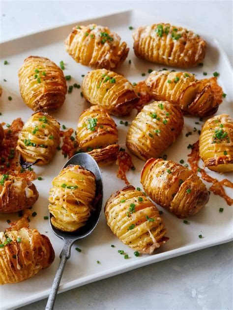 Hasselback potatoes with bacon butter – Artofit