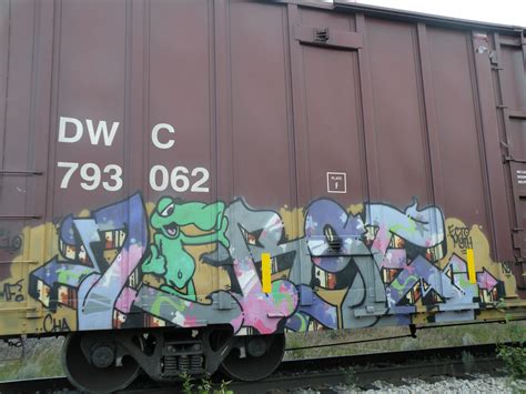 Hintergrundbilder Fahrzeug Zug Bank Graffiti Stra Enkunst