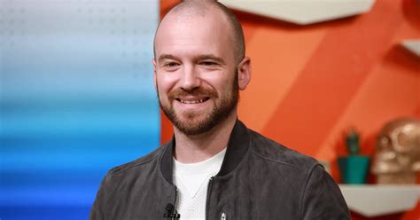 Sean Evans Net Worth 2024 What Is The Hot Ones Host Worth