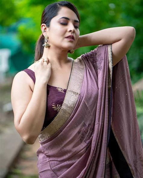 Anasuya Bharadwaj Hot Photoshoot In Sleeveless Bare Back Saree Glamsundari In