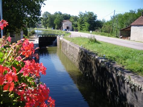 Photo à Saint Bérain sur Dheune 71510 Vue sur le canal du Centre