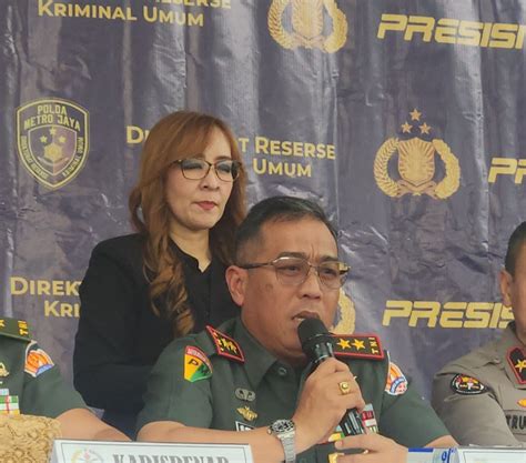 Polisi Buru Penadah Sindikat Penggelapan Kendaraan Sewa Gudang TNI Di