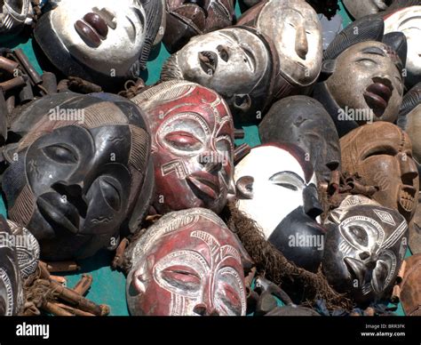 Afrikanische Masken Fotos Und Bildmaterial In Hoher Aufl Sung Alamy