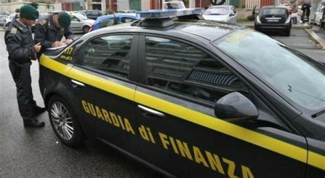 False Fatture E Riciclaggio Sequestri Per Oltre Milioni Arresti