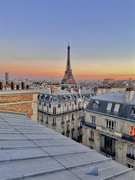 La Tour Eiffel Dominant La Ville De Paris Photo Photo Ville Gratuite