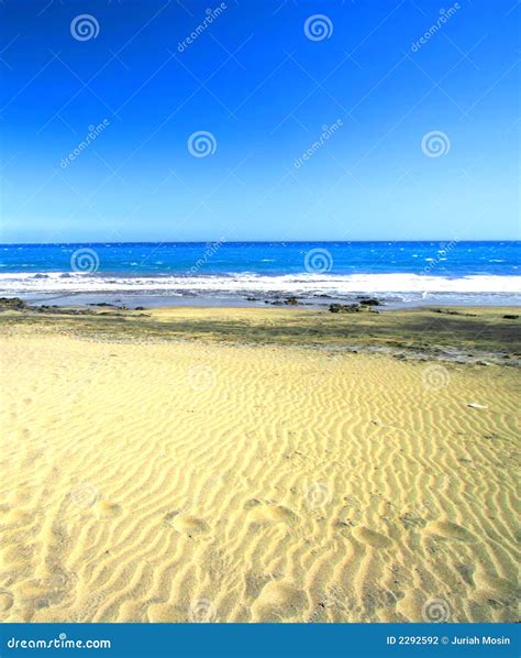 Passos Na Areia Foto De Stock Imagem De Brilhante Linhas