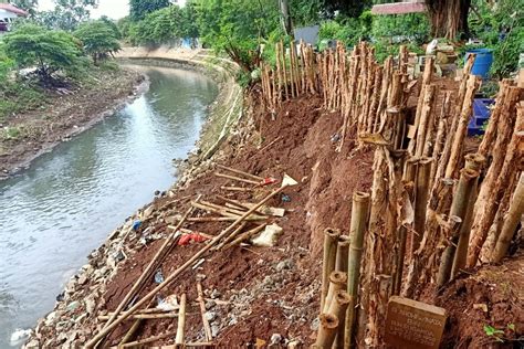 Keluarga Pangeran Jayakarta Khawatir Longsor Di Pemakaman Meluas