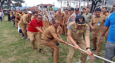 Meriahkan Hut Ri Ke Wakil Bupati Ikut Lomba Tarik Tambang Antar