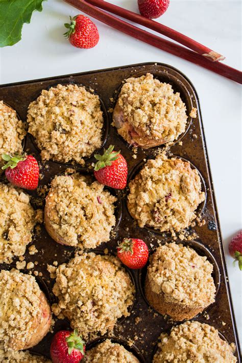 Strawberry Rhubarb Streusel Muffins