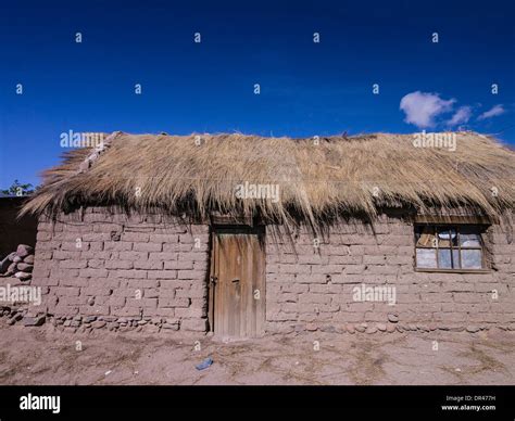 El Viejo Estilo De Construcci N De Casas De Adobe Y Techo De Paja En