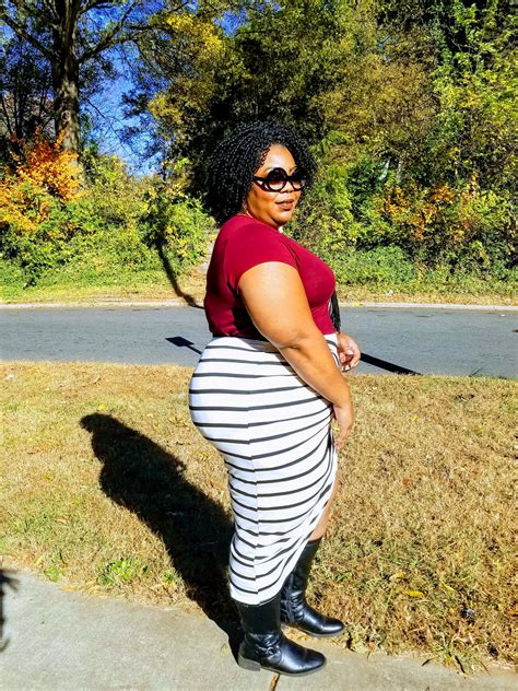 Kishina's Kurvy Korner: Knotted and Striped
