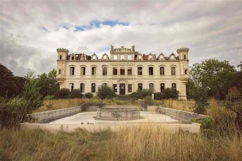 Valgros le château abandonné Bram Aude Midi Pyrénées Grand