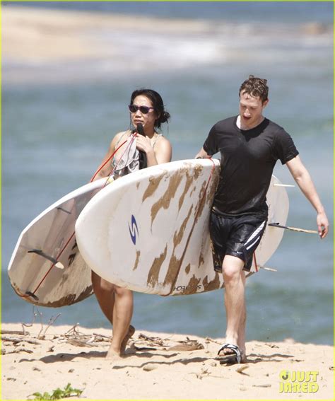 Mark Zuckerberg & Priscilla Chan: Surfing in Hawaii!: Photo 2858134 ...