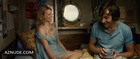 JANUARY JONES Nude AZNude