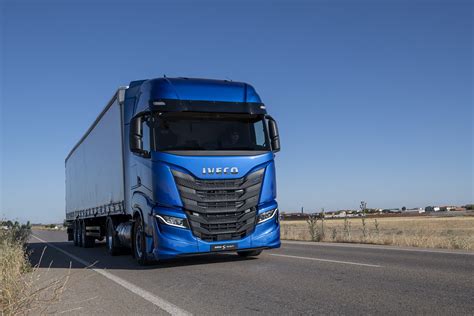 Iveco Presenta Iveco On Un Nuovo Brand Di Servizi E Soluzioni Di