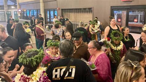 Kauai Fills L Hue Airport To Welcome H Lau Hula Home From Merrie