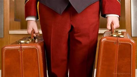 how much to tip bellhop in vegas