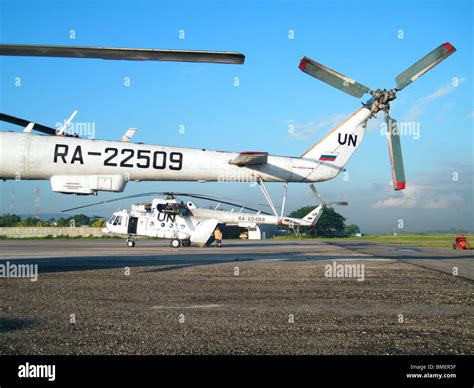 Un peacekeepers helicopter hi-res stock photography and images - Alamy